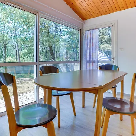 2 Bedroom Gorgeous In Sur 滨海拉福特