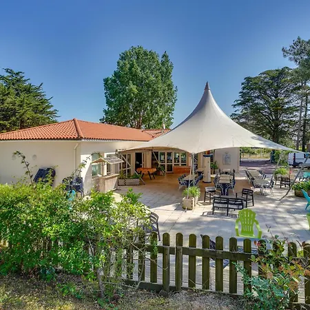 2 Bedroom Gorgeous In Sur